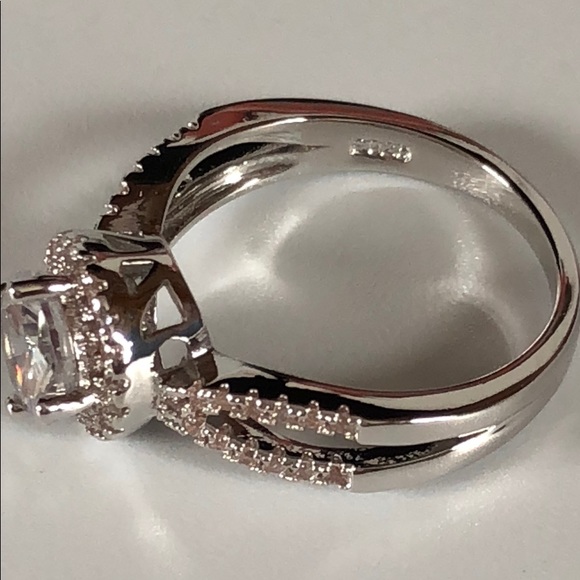 2 Carat Round Cubic Zirconia Ring - Picture 3 of 8